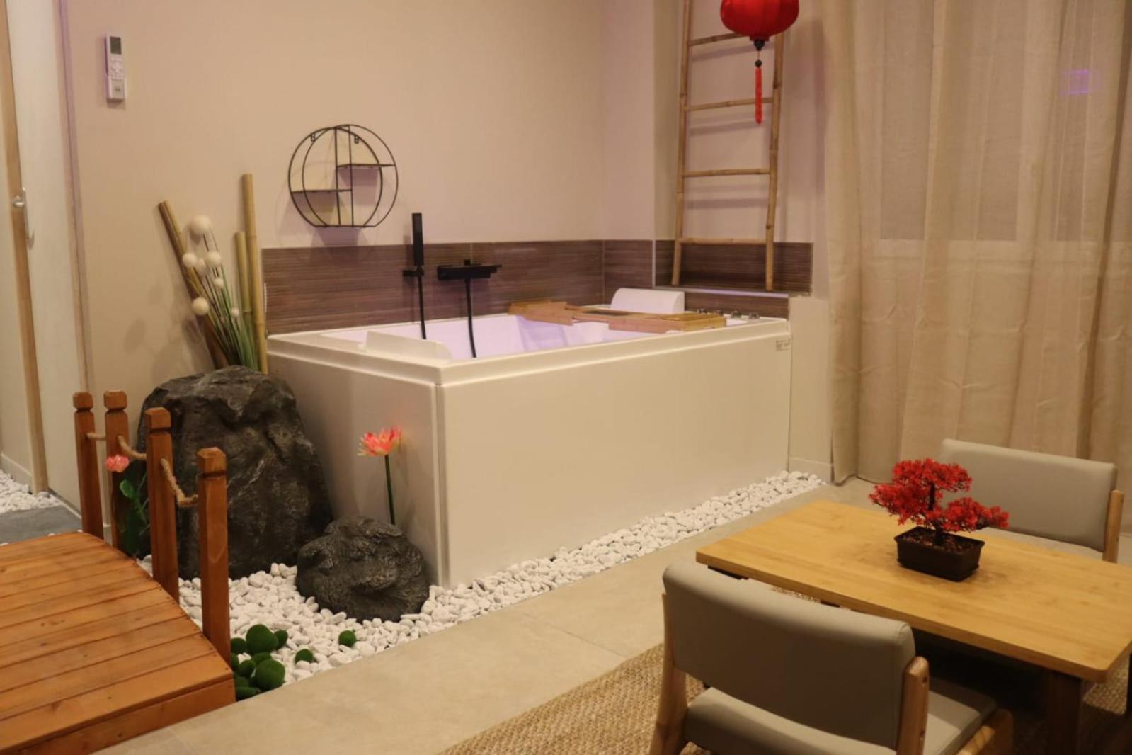 Apartment Loveroom Japon Avec Balneotherapie Toulon