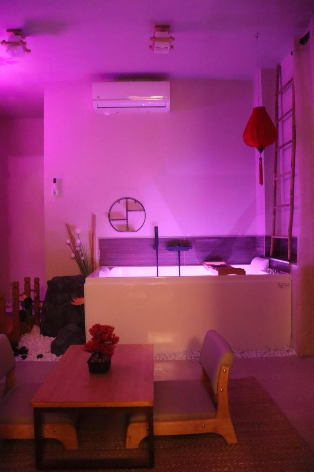 Loveroom Japon Avec Balneotherapie Apartment Toulon