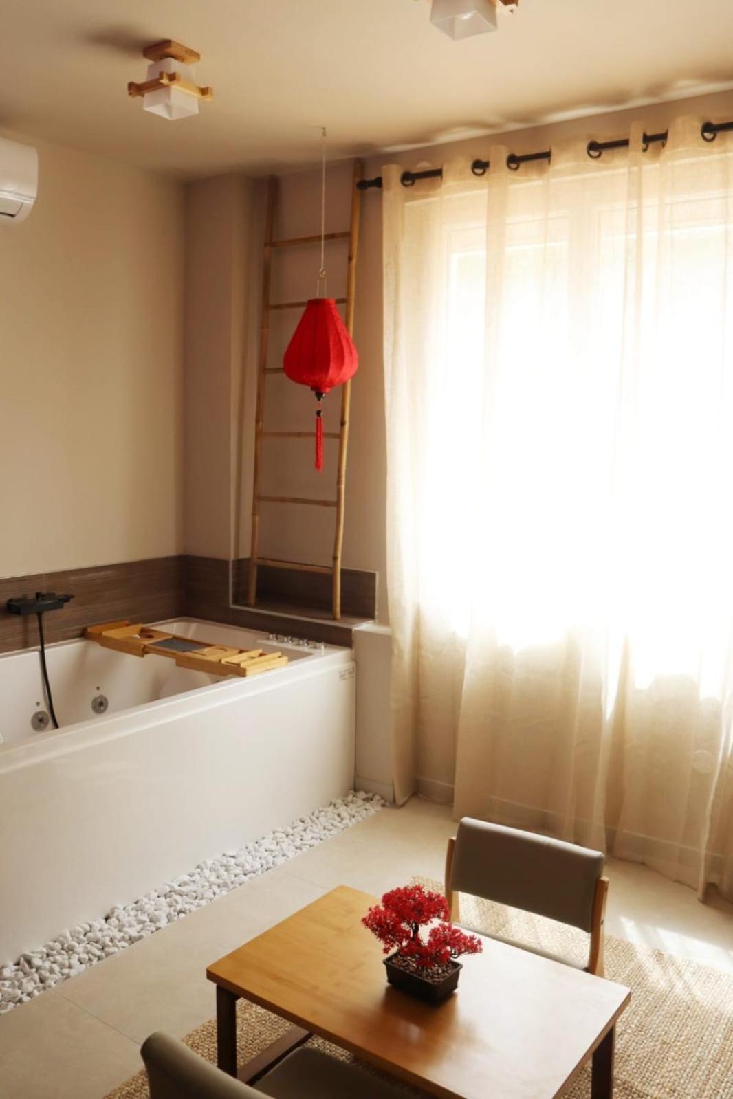 Apartment Loveroom Japon Avec Balneotherapie Toulon