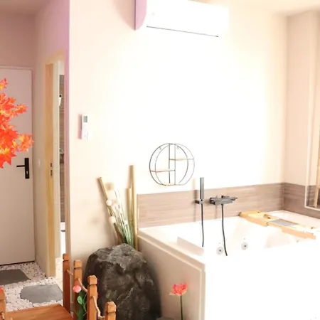 Loveroom Japon Avec Balneotherapie Toulon Exterior photo
