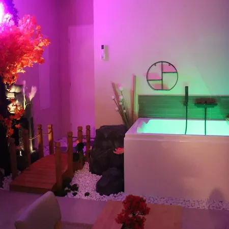 Loveroom Japon Avec Balneotherapie Toulon Exterior photo